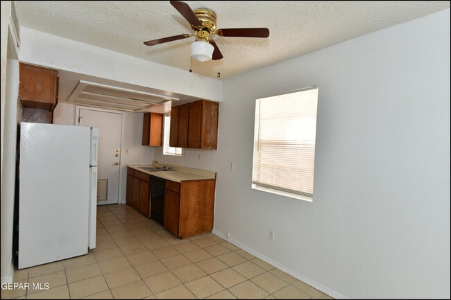 Building Photo - 8933 Kenneth St