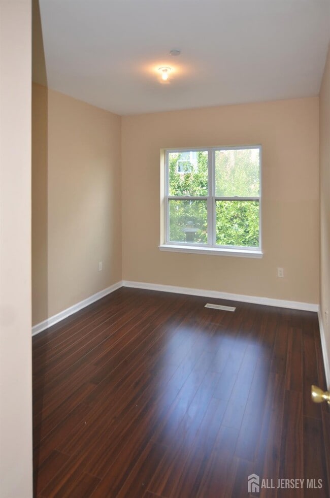Building Photo - 368 Rector St