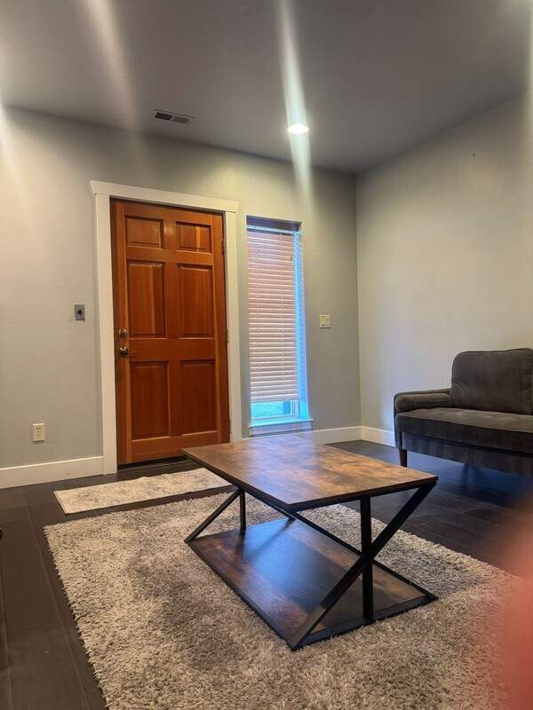 Building Photo - 5476 Cross Country Way