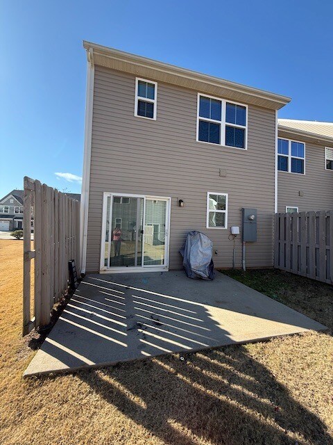 Building Photo - 208 Clearwood Dr