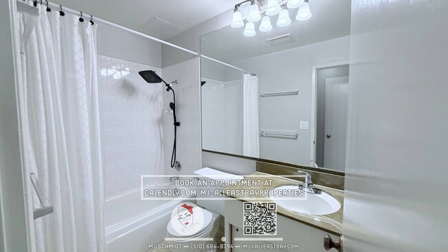 Building Photo - Bright Airy 1-Bedroom with Sweeping city Views, Includes water/garbage/parking/amenities!