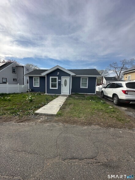 Building Photo - 180 Pleasantview Ave