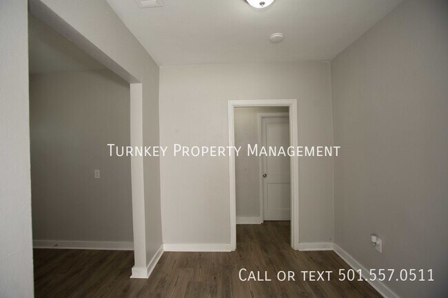 Building Photo - Move-in Special.: 1/2 Off First Month Rent...