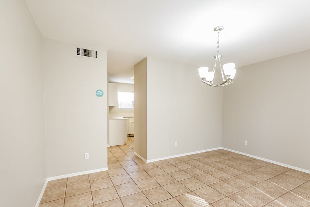 Building Photo - 4755 W Wahalla Ln