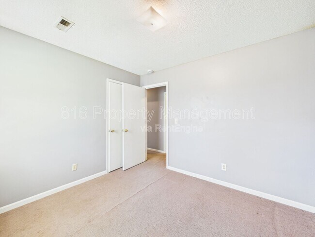 Building Photo - 7115 Bales Ave