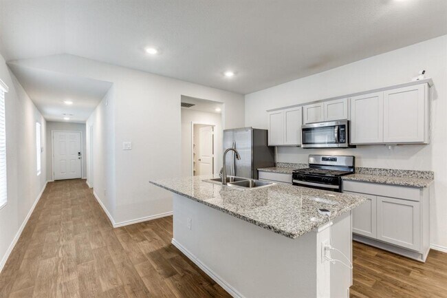 Building Photo - 250 Granary Dr