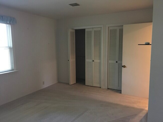 Building Photo - 2566 Blairmont Ter