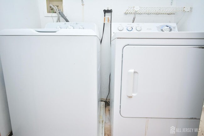 Building Photo - 25 Goodwin Dr