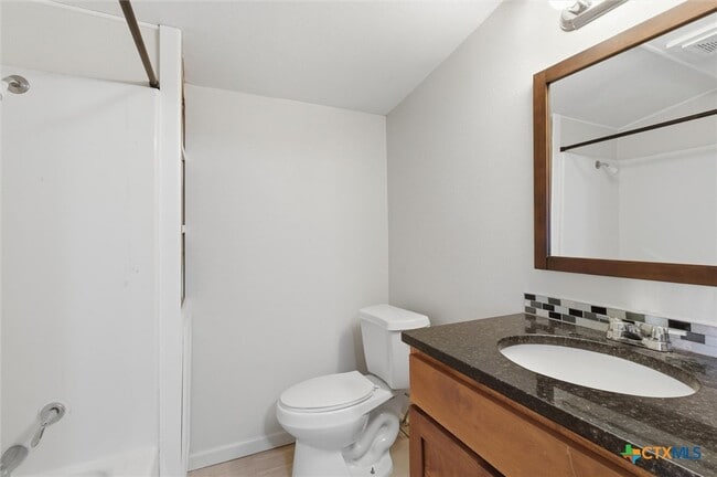 Building Photo - 204 Salinas Rd