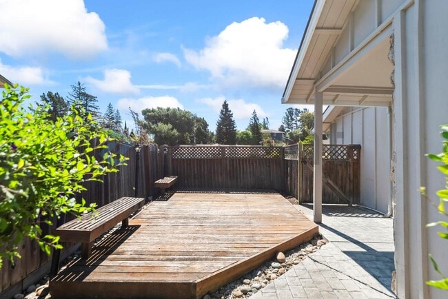 Building Photo - 2472 Camino de Jugar