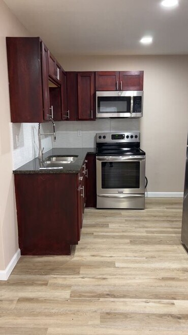 Building Photo - 106 N 17th St