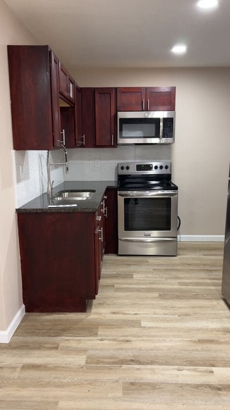 Building Photo - 106 N 17th St