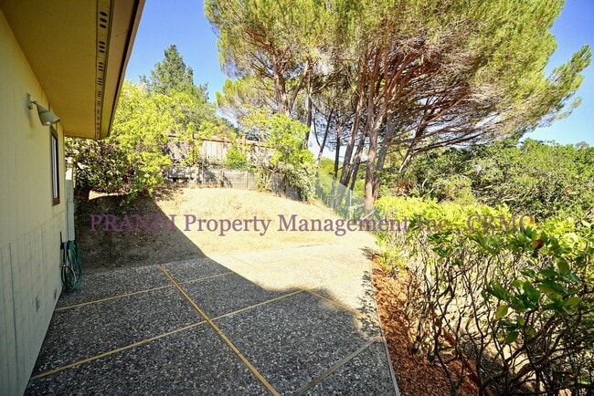 Building Photo - "Charming 3-Bedroom Sanctuary in San Rafael – Spacious 2,250 Sq Ft Home with 2 Full Baths!"