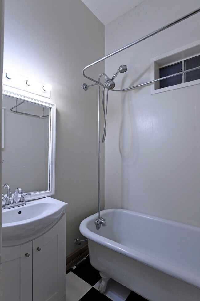 Building Photo - 84a Sanchez St