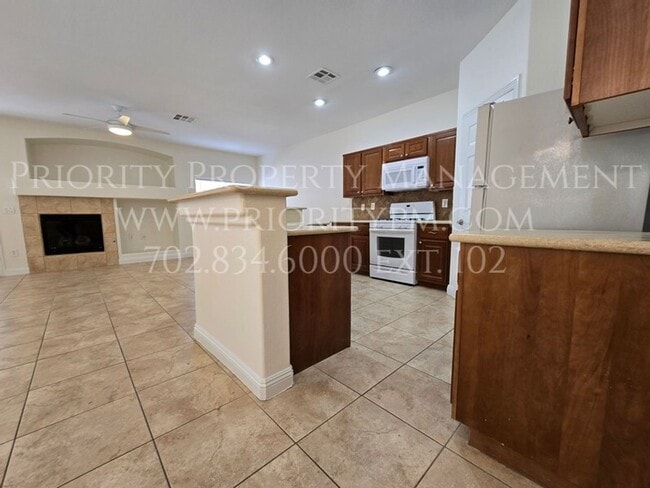 Building Photo - Beautiful 1600+ sq ft.  3 bedroom ~ UPGRADED!
