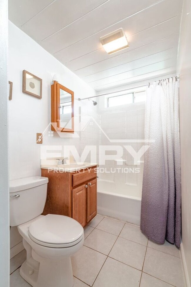 Building Photo - 2.5 bed 2 bath home for rent in Pico Rivera CA ready to move