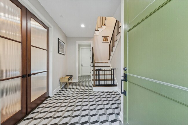 Building Photo - 1822 Morse St