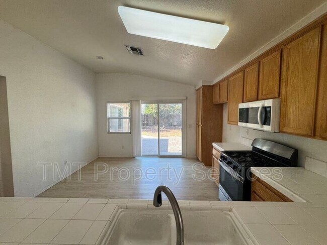 Building Photo - 9440 Stone Springs Dr
