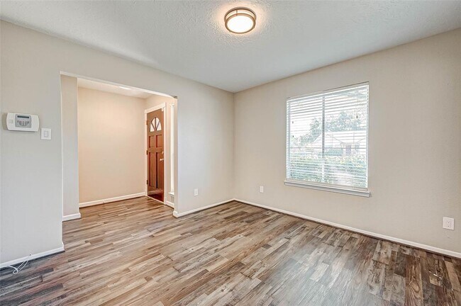 Building Photo - 13002 Kingsmill Dr