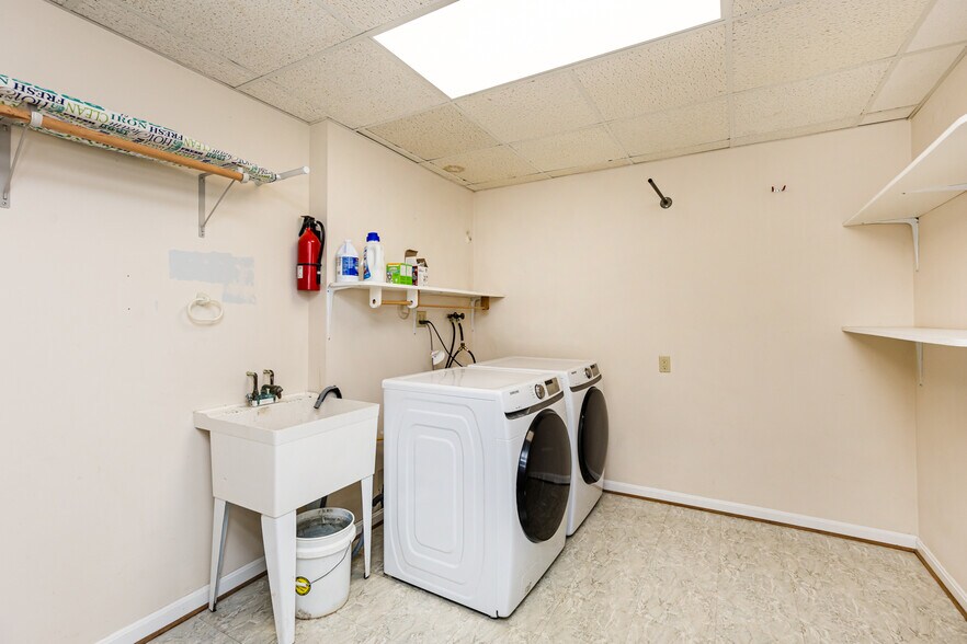 Building Photo - 6571 11th St