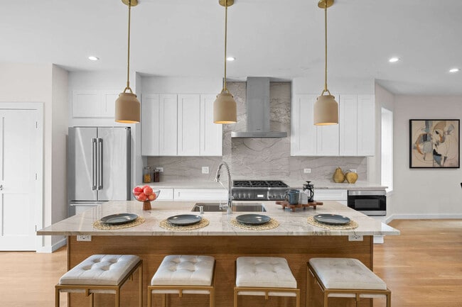 Building Photo - 4437 N Whipple St