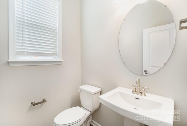 Building Photo - 5710 Gulch Pl