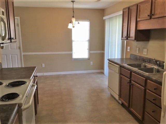 Building Photo - 5205 Mount Hope Dr