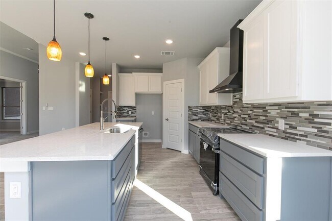 Building Photo - 1306 Whitetail Rd