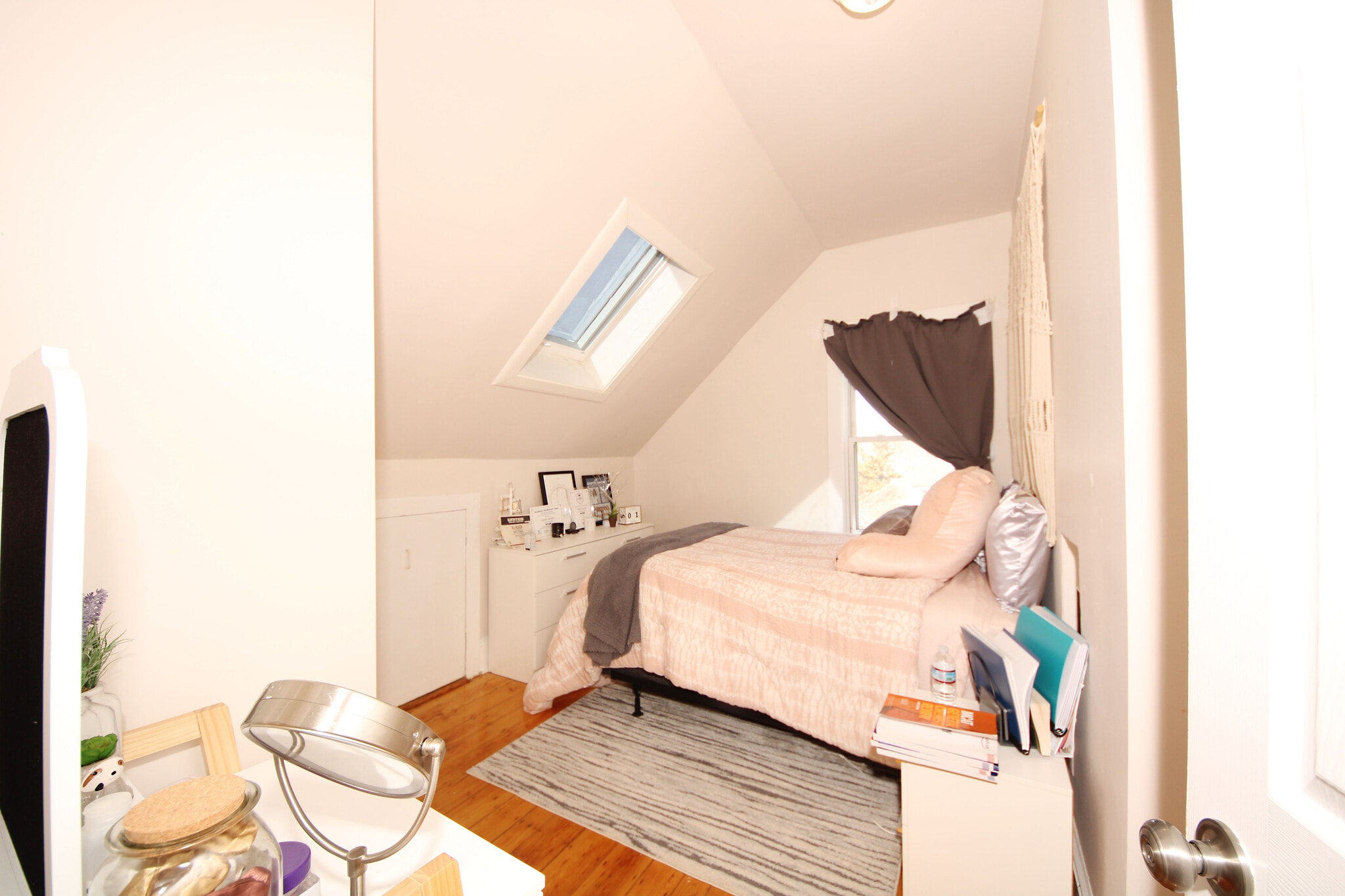 Building Photo - 62 Bedford St