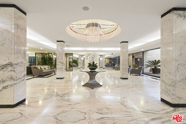 Building Photo - 325 N Oakhurst Dr