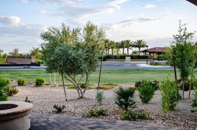 Building Photo - Beautiful 2 bedroom, 2 bath, plus den in an amazing 55+ community in Encanterra! - MEMBERSHIP INC...