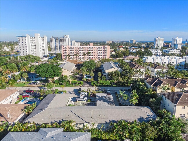 Building Photo - 3230 NE 13th St