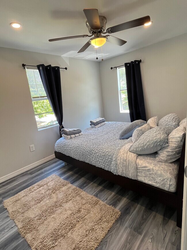 Building Photo - 10875 71st Ave