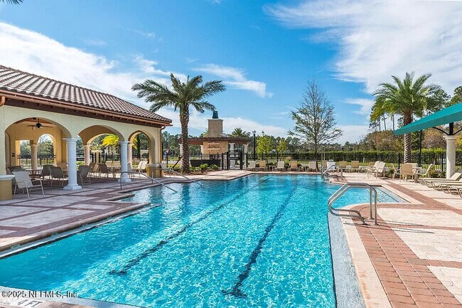 Building Photo - 2866 Montilla Dr