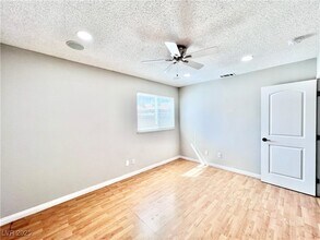 Building Photo - 5828 W Divers Cove Way