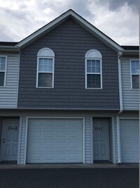 Building Photo - 855SF 1BR 1.5BA  Condo