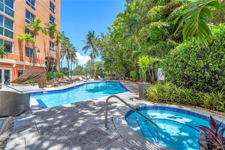 Building Photo - 2951 S Bayshore Dr