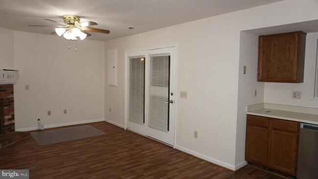 Building Photo - 841 Waterford Dr