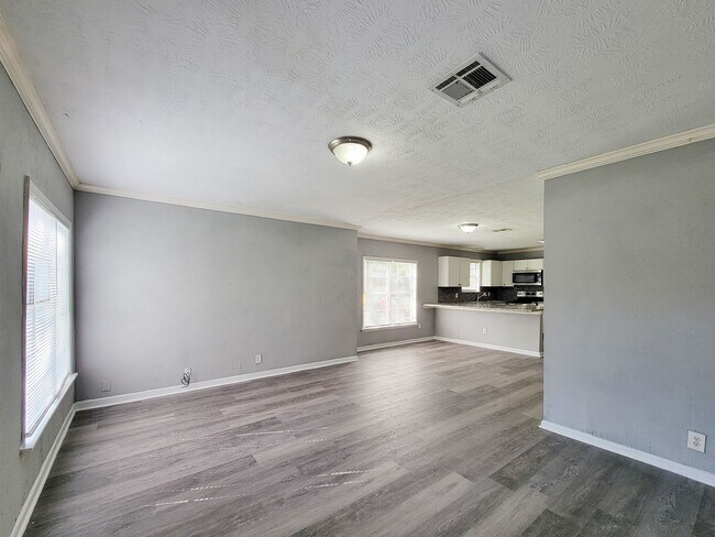 Building Photo - RECENTLY REMODELED HOME IN LA MARQUE