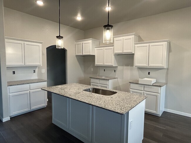 Building Photo - 6003 Aquilla Dr