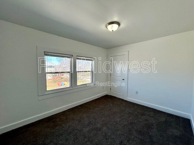 Building Photo - 2960 N Park Ave