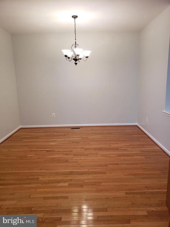 Building Photo - 43967 Peony Pl