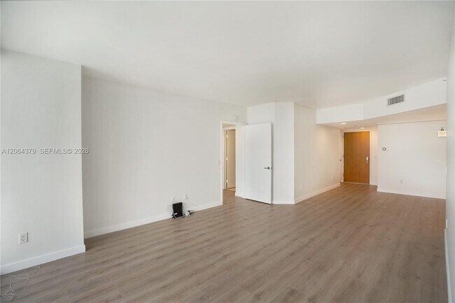 Building Photo - 21205 Yacht Club Dr
