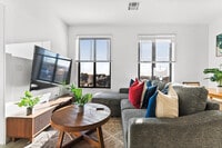 Building Photo - 600 Broadway-SI ID1240312P