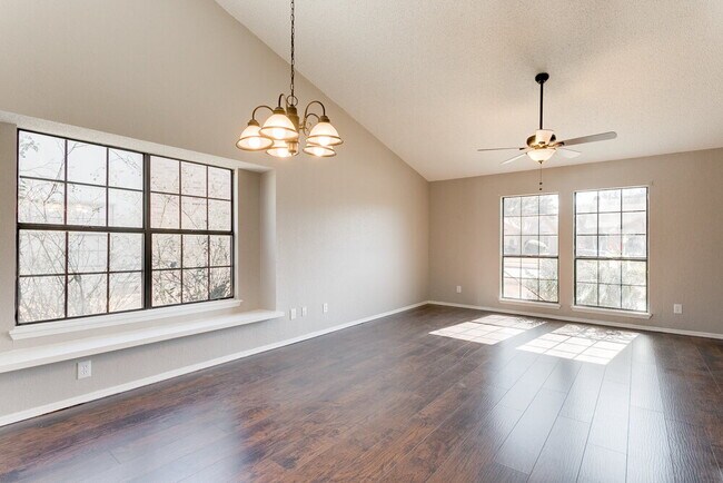 Building Photo - "Charming 3-Bedroom Retreat with 2 Full Baths in Rowlett – 1,894 Sq. Ft. of Comfort on Shipman St.!"
