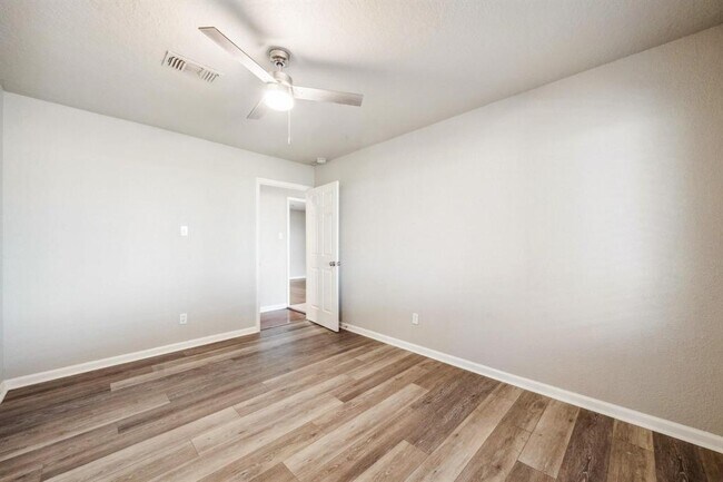 Building Photo - 4701 Frontier Dr