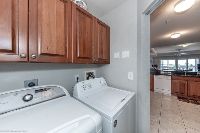 Building Photo - FURNISHED WATERFRONT CONDO IN PUNTA GORDA ISLES