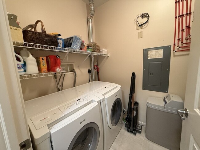 Building Photo - Two-Bedroom Condo in the Summit at Shiloh!