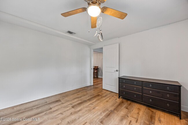 Building Photo - 826 Newfound Harbor Dr