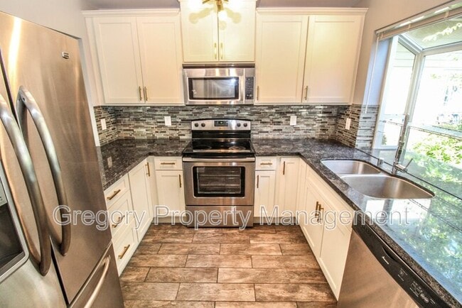 Building Photo - 20901 Cypress Way